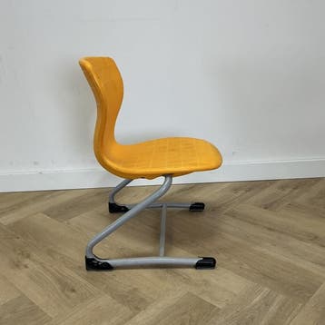 Pantoswing leerlingstoel zithoogte 31 cm, geel -grijs, Gebruikt, Eén