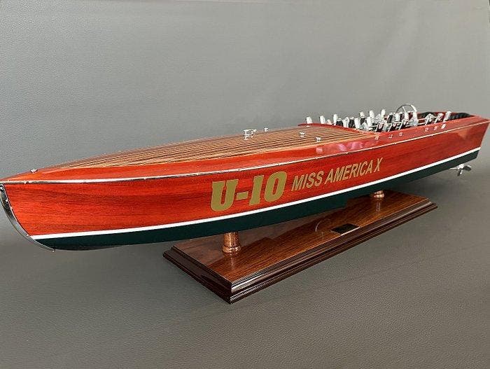 Azimut 1:6 - Tentoonstelling modelboot - Runabout Hydro U-10, Hobby & Loisirs créatifs, Voitures miniatures | 1:5 à 1:12