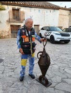 Juan García Ripollés (1932) - sculptuur, Mujer con peineta -