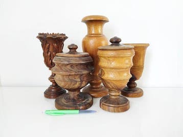 Doos (5) - Hout - Snedes - Gedraaid hout