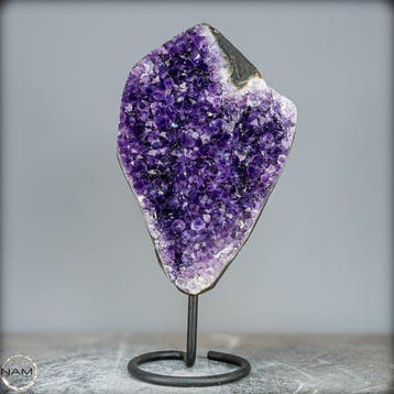Natuurlijke amethist op standaard, Uruguay- 4494.52 g