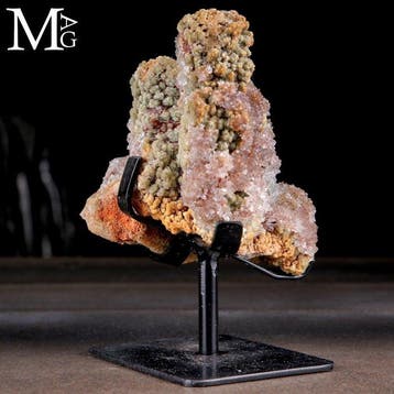 Drusy-kwarts op botryoïde calcietmatrix met ijzeroxiden –