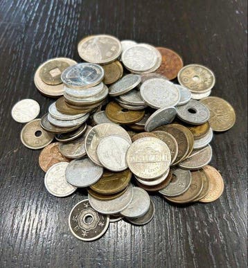 Japan. World Coin Collection Lot — Japanese & Foreign Coins,, Postzegels en Munten