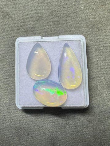 Set van 3 cabochon-witte opalen uit Ethiopië - 6,78 karaat