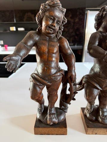 Beeldje - Putti musicanti (5) - Walnoot, Antiek en Kunst