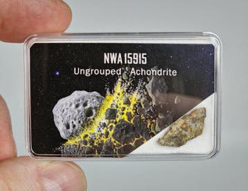 De mysterieuze niet-ingedeelde achondriet NWA 15915. Rare