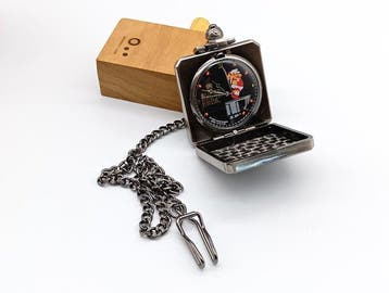 Nintendo - Super Mario Bros. Pocket Watch - Fire Mario -