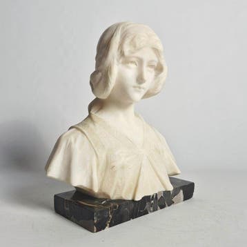 in the manner of A. Trefoloni - sculptuur, Buste van