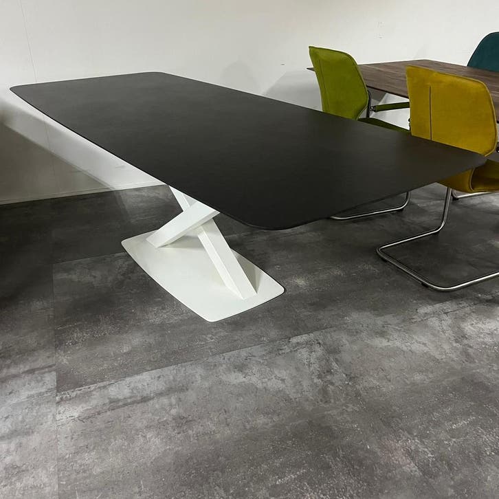 bert plantagie Eettafel Oxxi - Ongebruikt, Huis en Inrichting, Tafels | Eettafels, Zo goed als nieuw, 100 tot 150 cm, Overige materialen