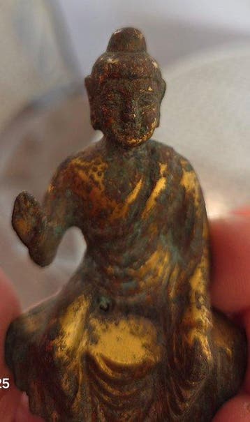 Boeddha zittend in de Abhayamudra-positie - Brons - China -, Antiek en Kunst