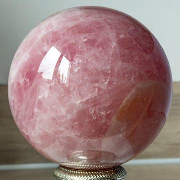 Rozekwarts Fijn gepolijste grote rozenkwartsbol - Hoogte: