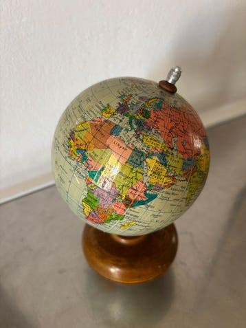 Celestial and terrestrial globes - 1960s German Political