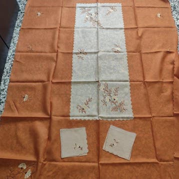 Tafelservies voor 12 (13) - katoenen batiste - Geen RP
