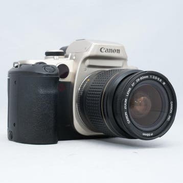 Canon EOS 55 with EF 28-80mm f/3.5-5.6 IV USM lens Analoge