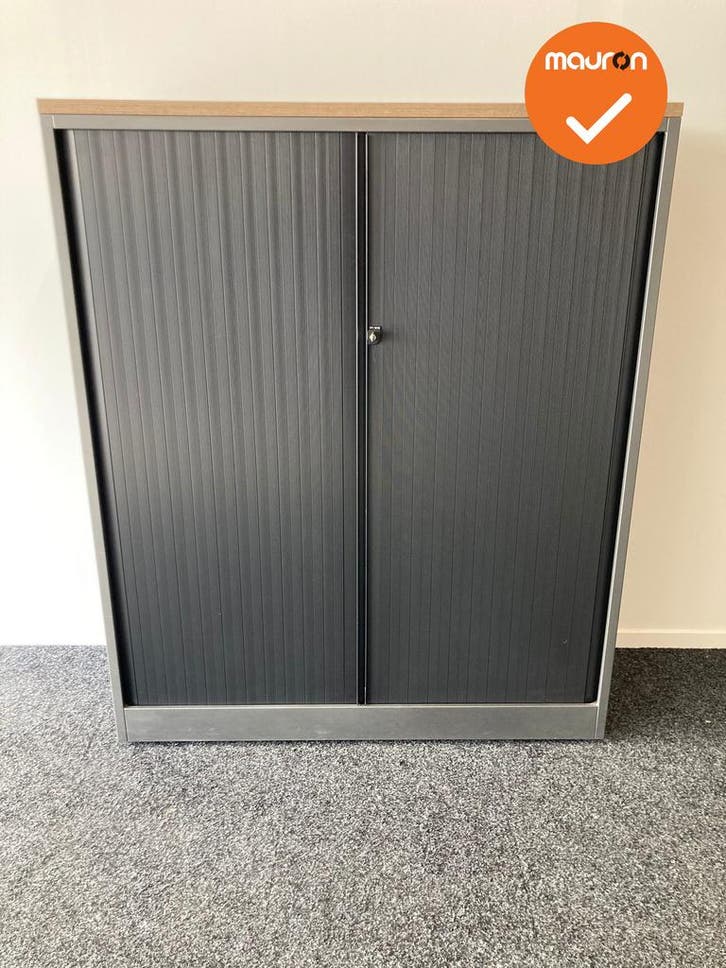 Roldeurkast - Ahrend - 144x120x45cm - antracietgrijs met zwa, Articles professionnels, Aménagement de Bureau & Magasin | Mobilier de bureau & Aménagement