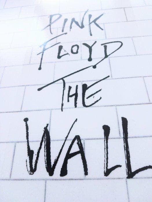 Pink Floyd - The Wall - with transparent The Wall sticker, CD & DVD, Vinyles Singles