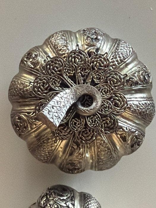 Doos (3) - Zilver - Drie pompoenen met biet, Antiquités & Art, Antiquités | Argent & Or