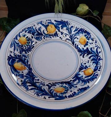 Collectie van memorabilia - Handgeschilderde keramiek -