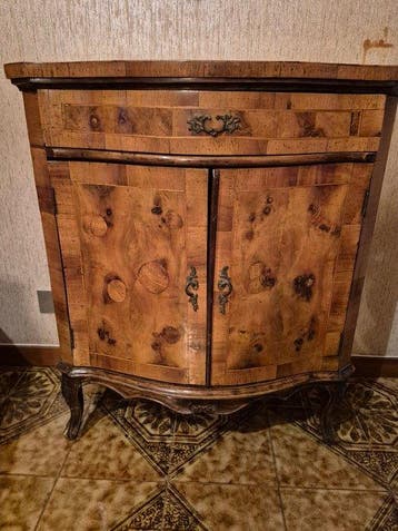 Kabinet - Wortelnotenhout - Credenzino barocchetto
