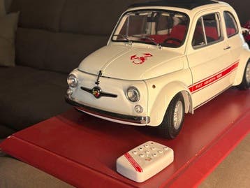 Hachette 1:8 - Modelauto - Fiat 500 abarth 695