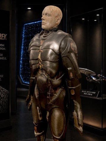 Star Trek - An original Borg drone mannequin prop as seen, Collections