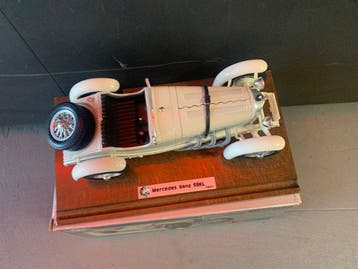 Bburago 1:18 - Model sportwagen - Mercedes Benz SSKL (1931), Nieuw