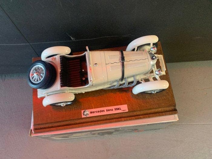 Bburago 1:18 - Model sportwagen - Mercedes Benz SSKL (1931), Hobby en Vrije tijd, Modelauto's | 1:5 tot 1:12