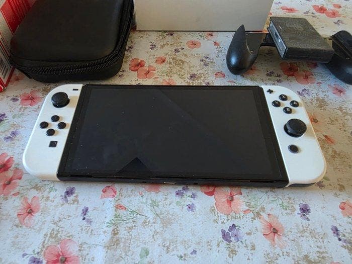 Nintendo - Switch - Nintendo Switch OLED - Handheld gaming, Consoles de jeu & Jeux vidéo, Consoles de jeu | Accessoires Autre