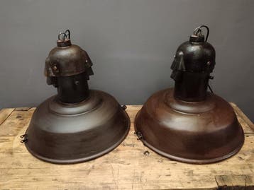 Lamp (2) - Gietijzer - Lamp van metaal en gietijzer -