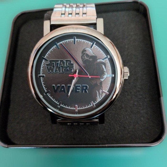 SEGA - Star Wars Darth Vader Wristwatch — Premium Big Face, Verzamelen, Film en Tv