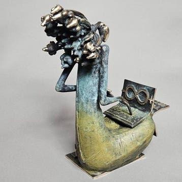 Dariusz Zielinski - TO BE OR NOT TO BE -bronze sculpture)