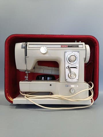Klassische Ideal De Luxe Nähmaschine – Vintage Modell mit, Antiek en Kunst
