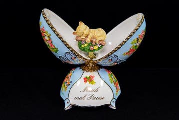 Faberge stijl ei speeldoos verguld kristallen Ardleigh