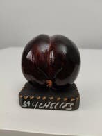 Sculpture, “Coco de Mer” nut - in the shape of - Hand-carved