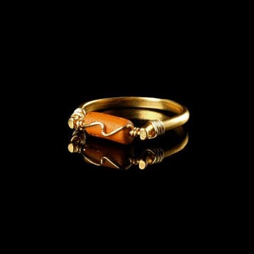 Romain antique Bague à perle de verre romain entourée de fil