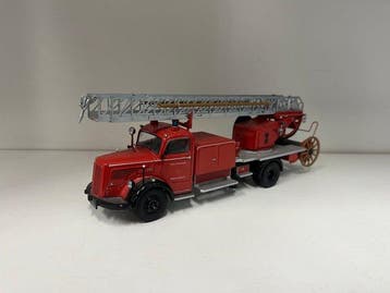 Schuco 1:43 - Camion miniature - Mercedes-Benz L6600 -