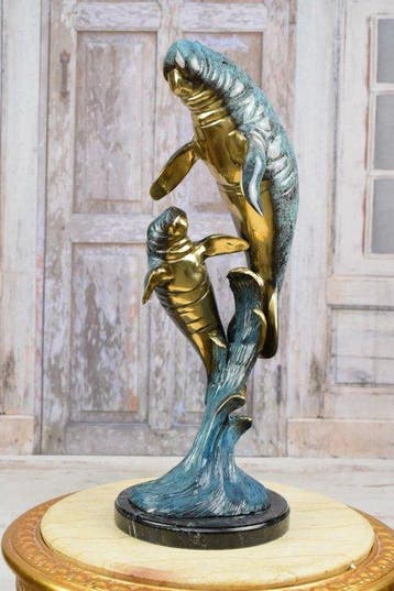 sculptuur, Monumental Bronze Manatee with Calf – Luxury