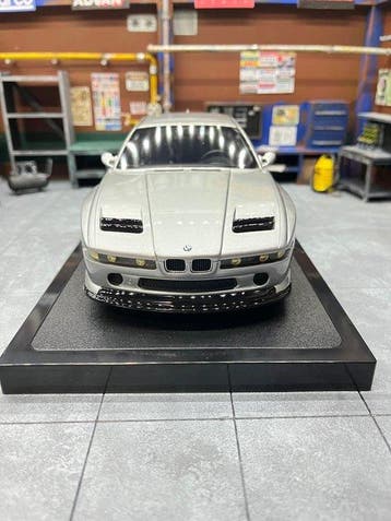 Otto Mobile 1:18 - Modelauto - BMW Reyn Speed Shop 858 CSL, Hobby en Vrije tijd, Nieuw