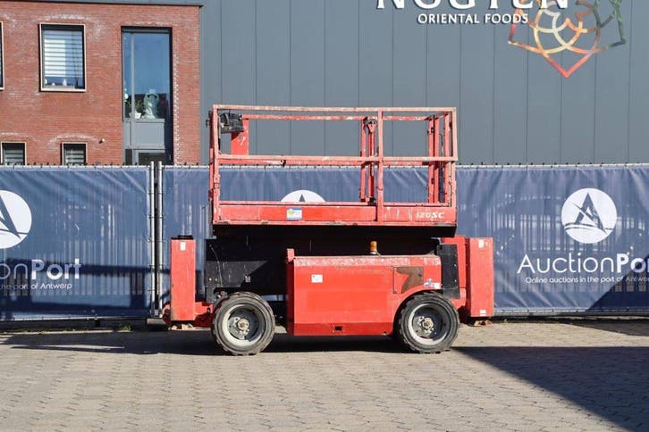 Veiling: Schaarlift Manitou 120 SC Diesel 12m 2011, Articles professionnels, Machines & Construction | Ascenseurs, Échafaudages & Échelles