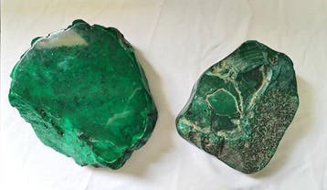Malachite Un lot darticles divers - Hauteur : 4 cm -, Collections