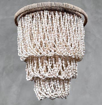 NO RESERVE PRICE - SL12 - Stunning Shell Chandelier - Lustre
