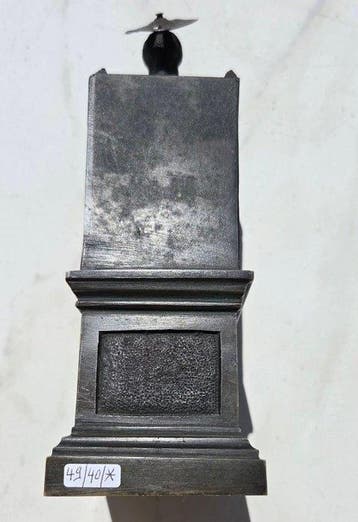 Figuur - Saint Peter on throne - 22,5 cm - Messing