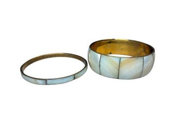 Veiling - Exclusieve Set van Twee Parelmoer Bangle Armbanden