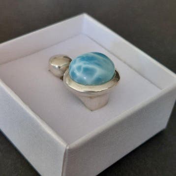Larimar de haute qualité sur argent massif 925. Motifs