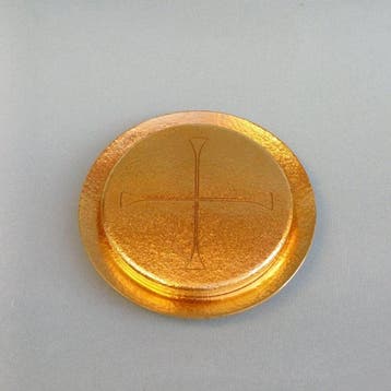 Pyxide - Pyxide, boîte à hosties à surface martelée et croix