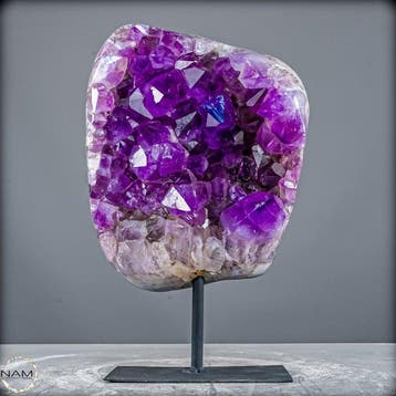 Améthyste bolivienne sur socle métallique – cristaux violets