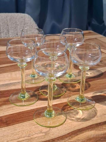 Doyen - Wijnglas (6) - Uraniumglas