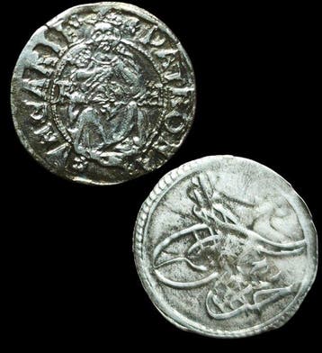 Wereld. Clash of Empires: 16th Century Madonna Silver Denier