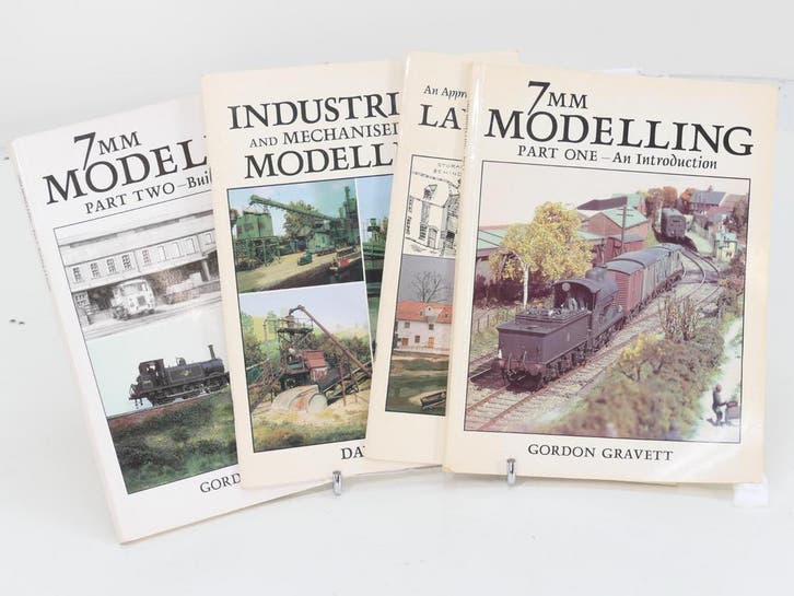 Set van 4 klassieke modelspoor- en trammodelbouw boeken –., Livres, Transport, Enlèvement ou Envoi