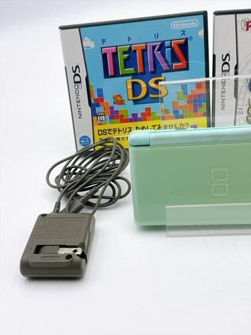 Nintendo - #2138/Nintendo DS Lite Mint Green – 2 Boxed Games, Games en Spelcomputers, Nieuw
